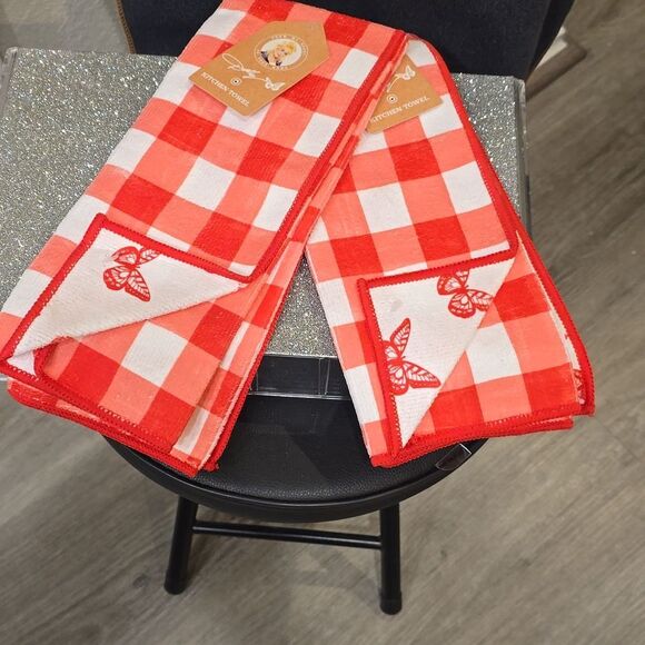 Dolly Parton Checkered Butterfly Kitchen Towel Set - Picture 6 of 7